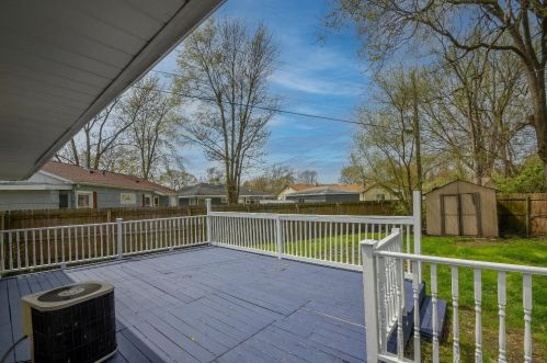 1601 180 Pl, Hammond IN 46324-3308 exterior