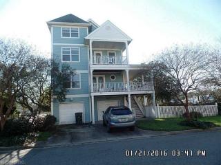 425 Pinewell Dr, Norfolk, VA 23503-1765
