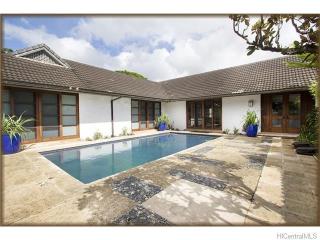 2457 Makiki Heights Dr, Honolulu, HI 96822-2547
