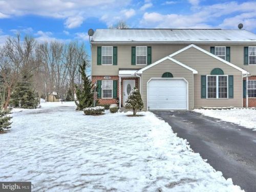 2015 Wyatt Cir, York, PA 17315-3675