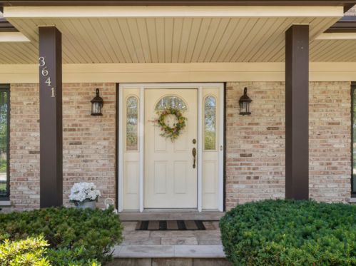 3641 Liberty Ln, Glenview, IL 60025-3719