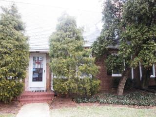 3558 Stafford St, Arlington, VA 22206-1825