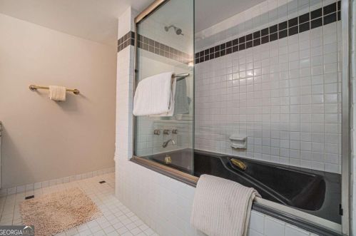 887 Berkshire Rd, Atlanta GA  30324-4929 exterior