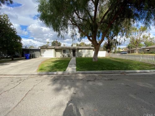 3605 Verde St, Riverside, CA 92504-3736