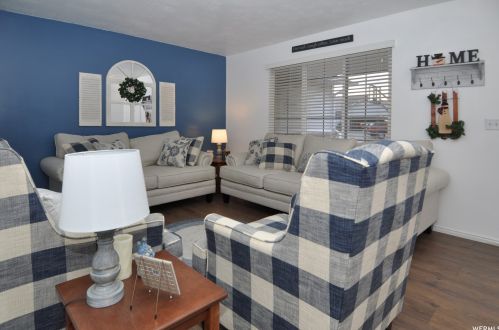 9185 Mountain Laurel Ln, Taylorsville, UT 84081-3391