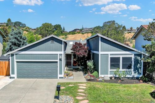 148 Vista View Dr, Vacaville, CA 95688-3537