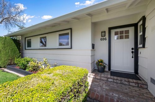 696 Hans Ave, Mountain View, CA 94040-3104
