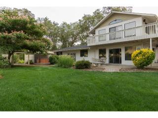 22 Hillcrest Dr, Roseburg, OR 97471-9228