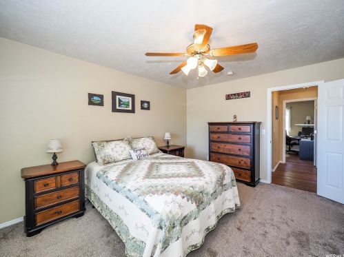 4662 8450, Taylorsville UT exterior