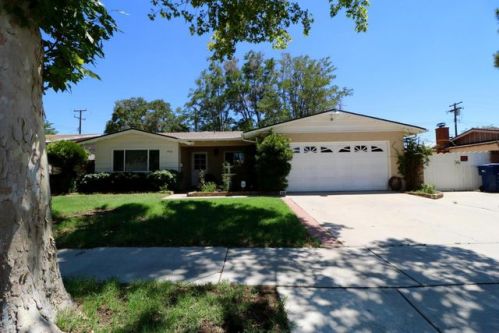 816 Oldfield St, Lancaster, CA 93535-3216