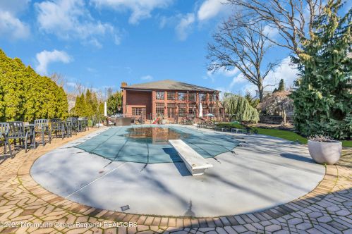 13 Valley Forge Rd, Tinton Falls NJ  07724-2440 exterior