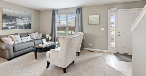 1353 Padre Island Ln, Pingree Grove IL  60140-2021 exterior