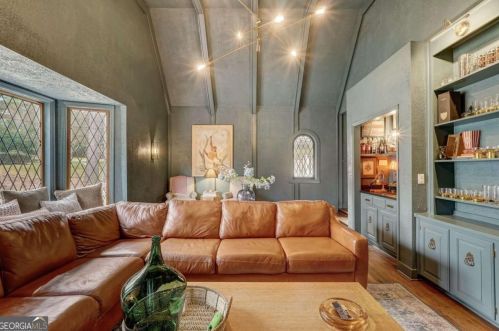 400 Breakwater Rdg, Atlanta GA  30328-1808 exterior