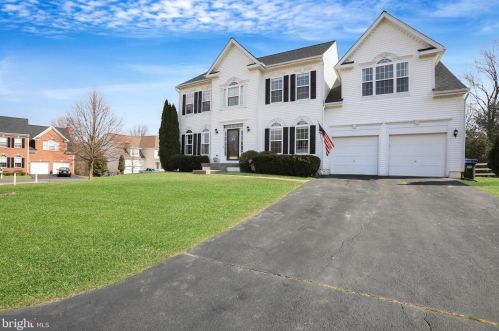 17246 Early Ave, Round Hill, VA 20141-4429