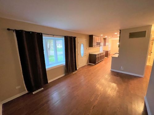 1624 Park Ave, Hanover Park, IL 60133-3614