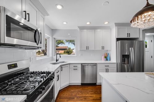 8632 Olcott Ave, Niles IL  60714-2022 exterior