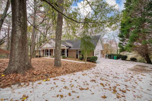 170 Huntcliff Pt, Atlanta GA  30350-1601 exterior