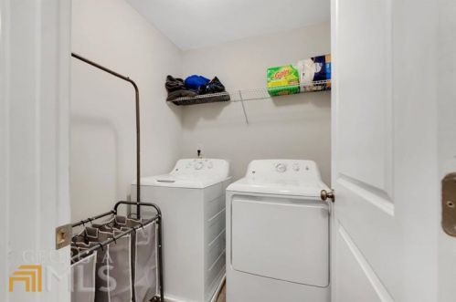 3132 Meadowstone Ln, Atlanta GA  30331-2939 exterior