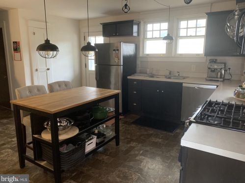 551 Walnut St, Lancaster PA  17603-3337 exterior