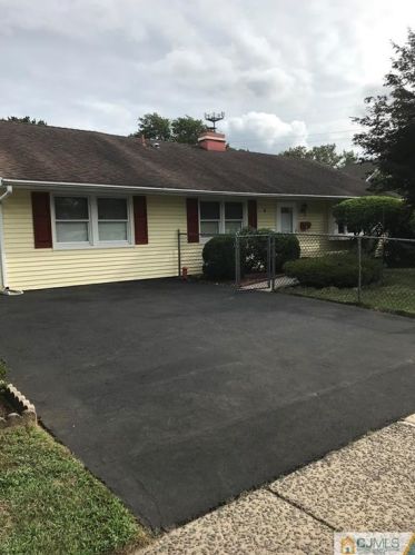 8 Winthrop Rd, Edison, NJ 08817-4019