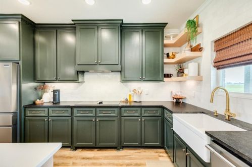 713 Longhorn Trl, Angleton TX 77515-9623 exterior