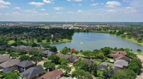 11714 Summer Springs Dr, Pearland, TX 77584-7212