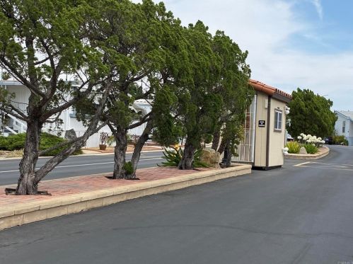 1600 Vista Way, Vista CA  92084-3424 exterior