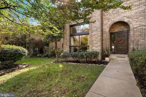 8725 Sheridan Farms Ct, Springfield, VA 22152-2216