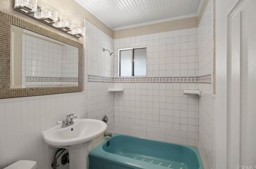 2949 Bridgeport Ave, Anaheim CA  92804-2049 exterior