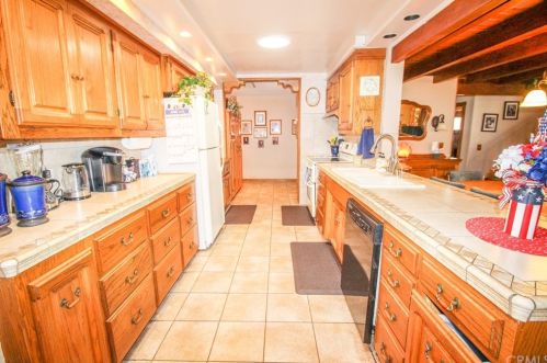 1621 Sumac Ln, Anaheim CA  92804-6653 exterior
