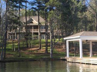 445 Pinesborough Estates Rd, Semora, NC 27343
