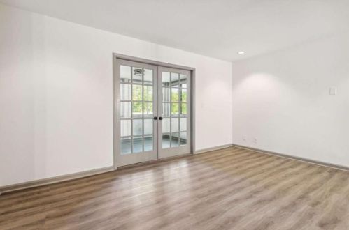 74 Montre Sq, Atlanta GA  30327-4044 exterior