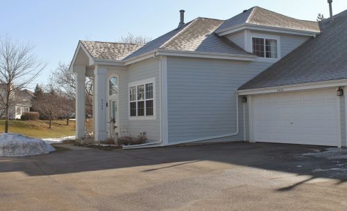 9524 Lenox Ln, Bull Valley, IL 60014-3337