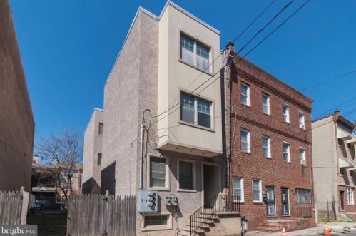 2220 Camac St, Philadelphia PA  19133-1013 exterior