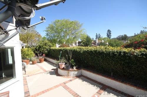 11 Sunrise, Irvine CA  92603-3720 exterior