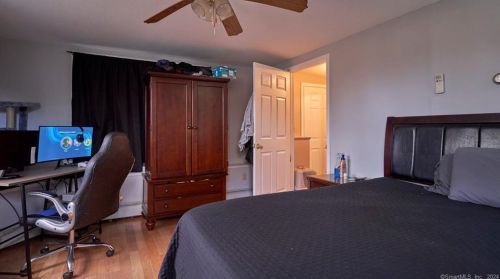 48 Center St, Windsor CT  06095-1402 exterior
