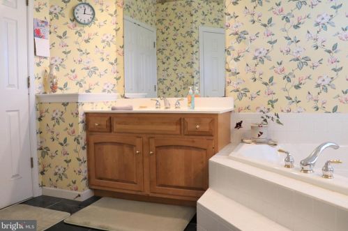 1954 Pickering Trl, Lancaster PA exterior