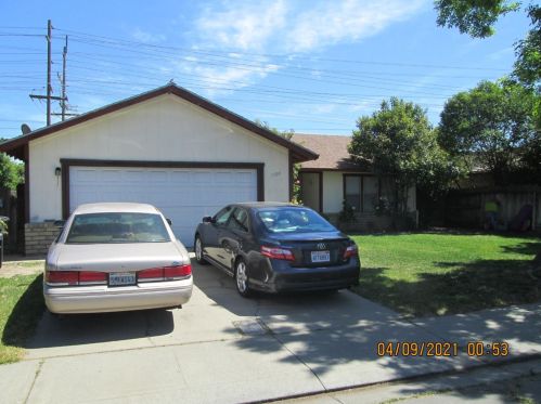 1300 Guiseppe Ln, Modesto, CA 95355-9502