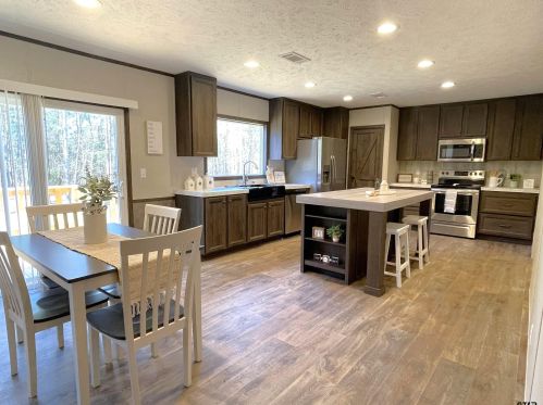 2462 Blocker Rd, Marshall TX 75672-3720 exterior