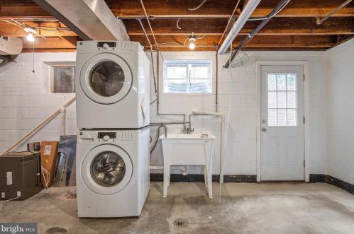 1524 Red Oak Dr, Silver Spring MD 20910-1549 exterior