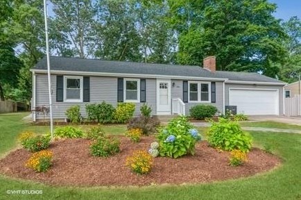 156 Brookside Dr, North Kingstown, RI 02852-2000