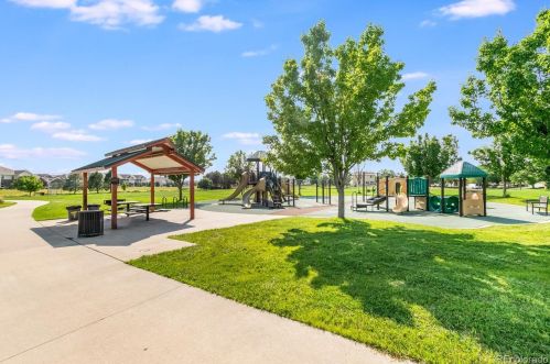 5735 Genoa Way, Aurora CO 80019-2082 exterior