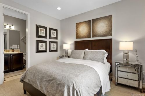 6374 Kewaunee Way, Aurora CO 80016-4310 exterior