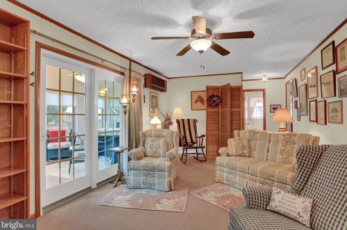 966 Mccosh St, Hanover PA 17331-1833 exterior