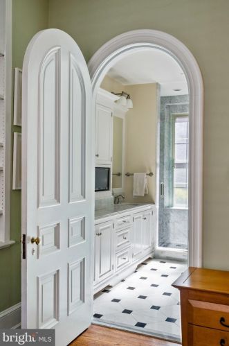 1812 Delancey Pl, Philadelphia PA  19103-6612 exterior