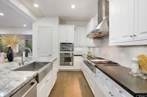121 Long Fence, Irvine CA  92602-1807 exterior
