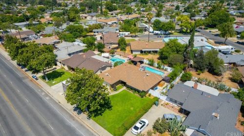 8819 California Ave, Riverside, CA 92503-3326