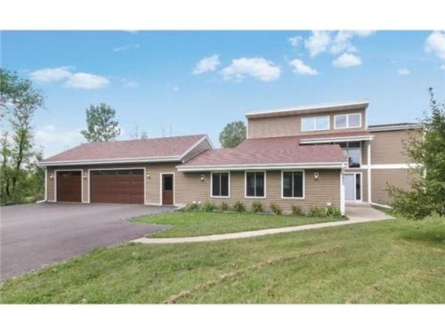 5620 Garden Dr, Saint Paul, MN 55129-8311