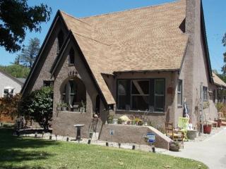 1720 Arthur Ave, Fresno, CA 93705-5128