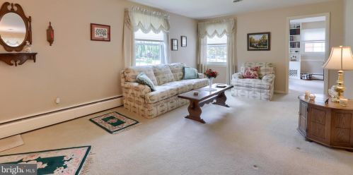 1737 Sammar Rd, Lancaster, PA 17601-5056